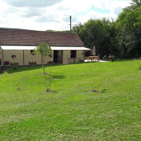 Le Savart 펜션 Charteves